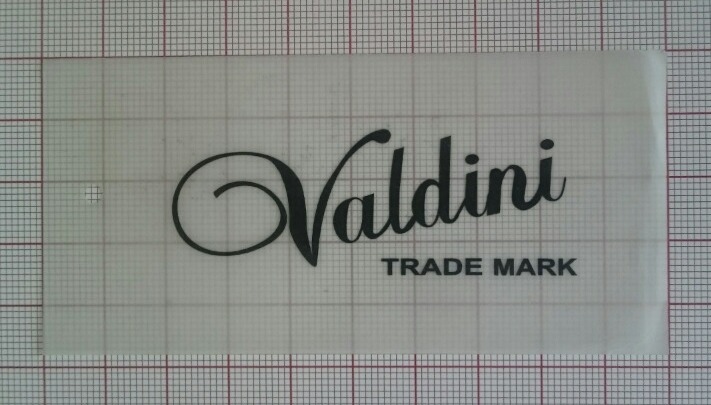 Этикетка калька Valdini черный лого. Этикетка бумага