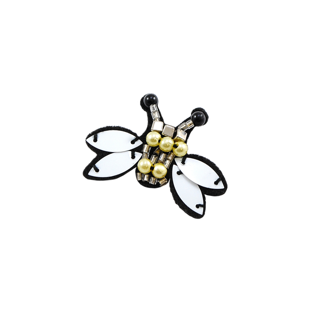 Аппликация пришивная бисер Жук 4*3см черный, желтый бисер, белые пайетки, прозрачный, желтый бисер, шт. Аппликации Пришивные Стразы, Бисер, Металл