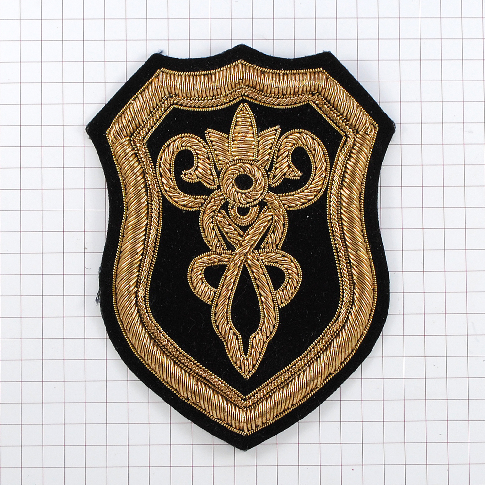 Нашивка тканевая PB-88 с проволокой черный, золото, 9,8*7,4см шт. Нашивка Вышивка, Ткань
