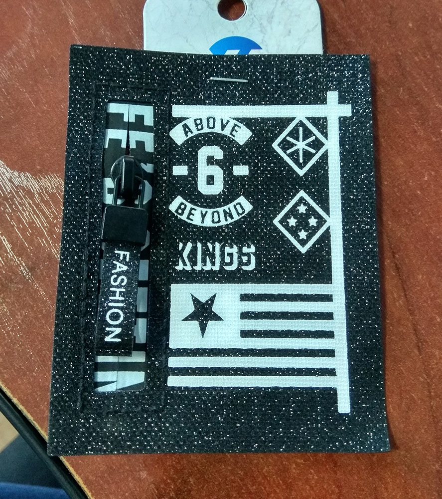 Аппликация пришивная кожзам 6 KINGG, Карман с бегунком глиттер, 7*8,8см, черный с блестками, белый, шт. Нашивка Кожзам