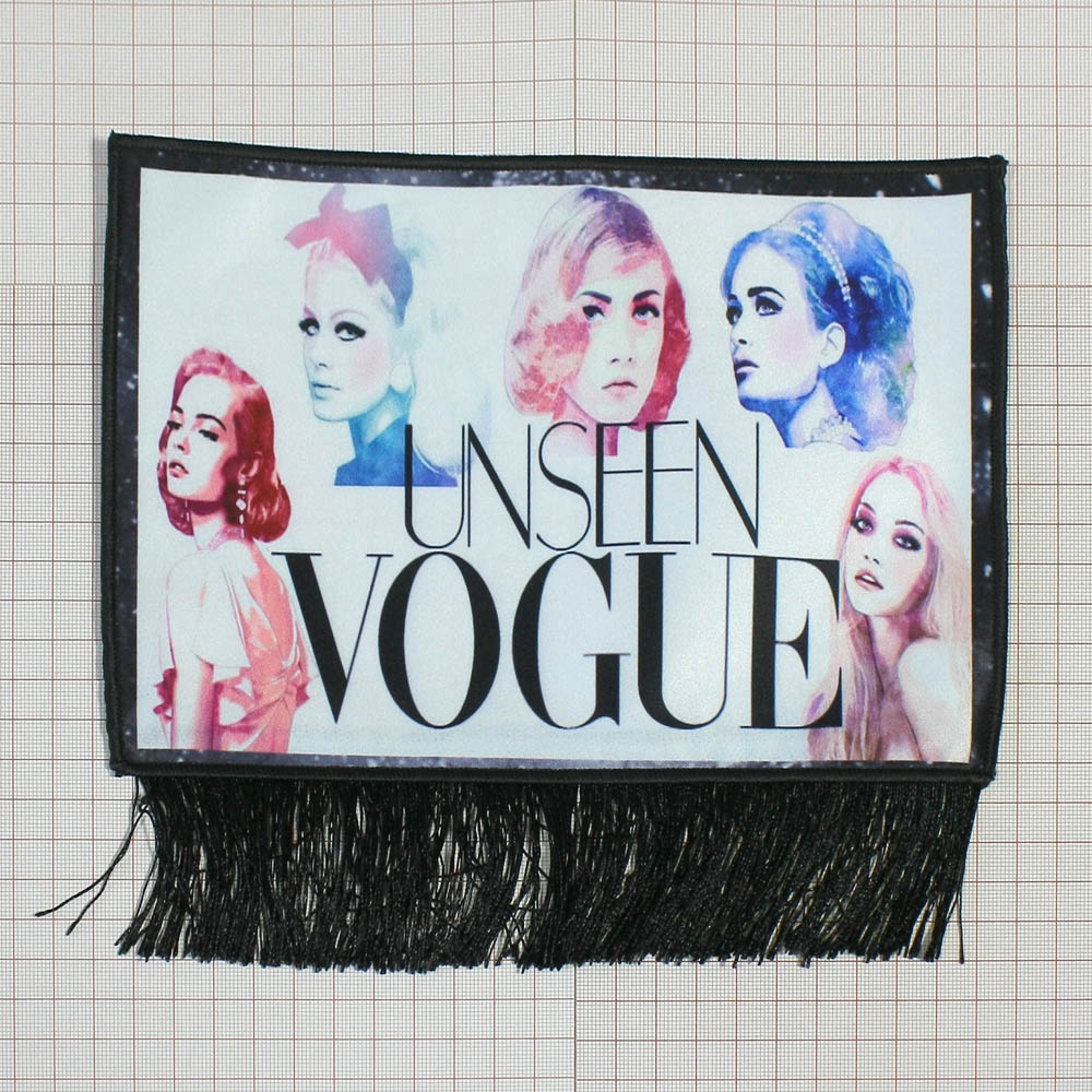 Аппликация пришивная UNSEEN Vogue 16*23см черная бахрома, белый фон, цветной рисунок, шт. Аппликации Пришивные Постер