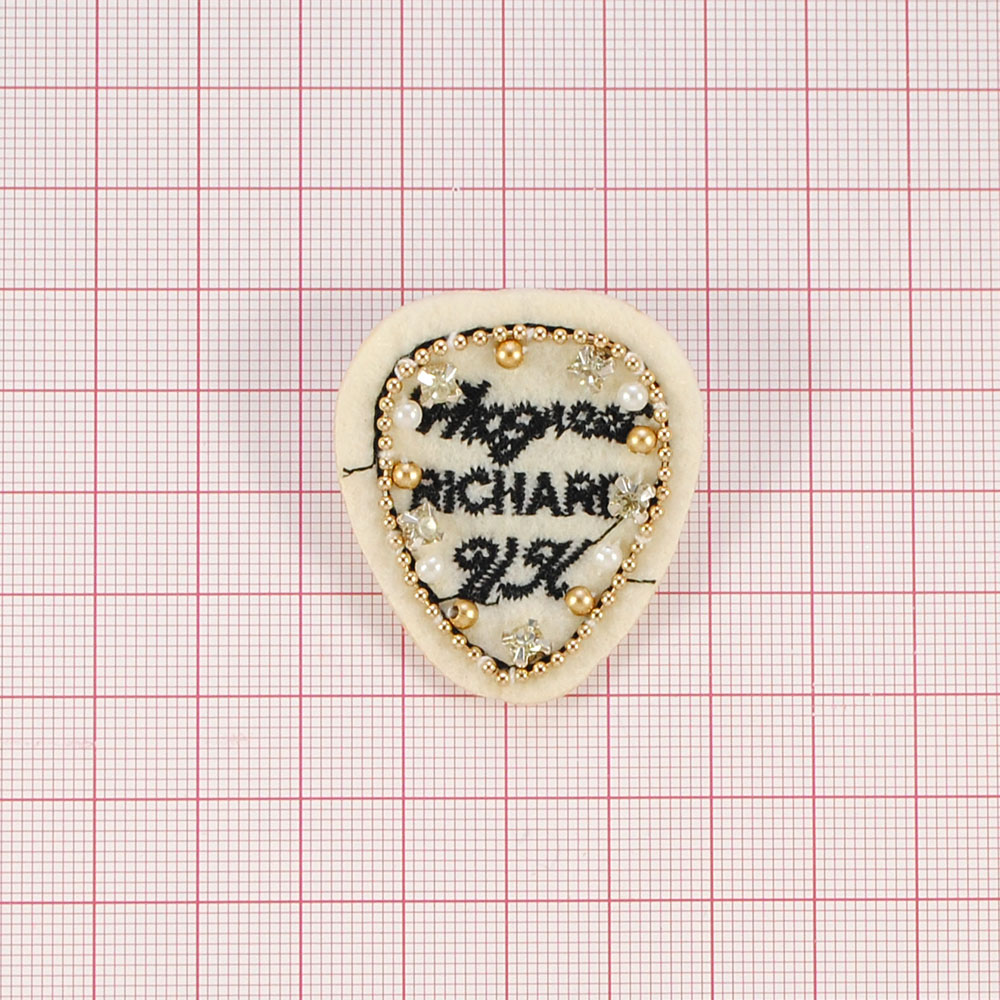 Брошь RICHARD белые и камни, треугольник, шт.. Броши