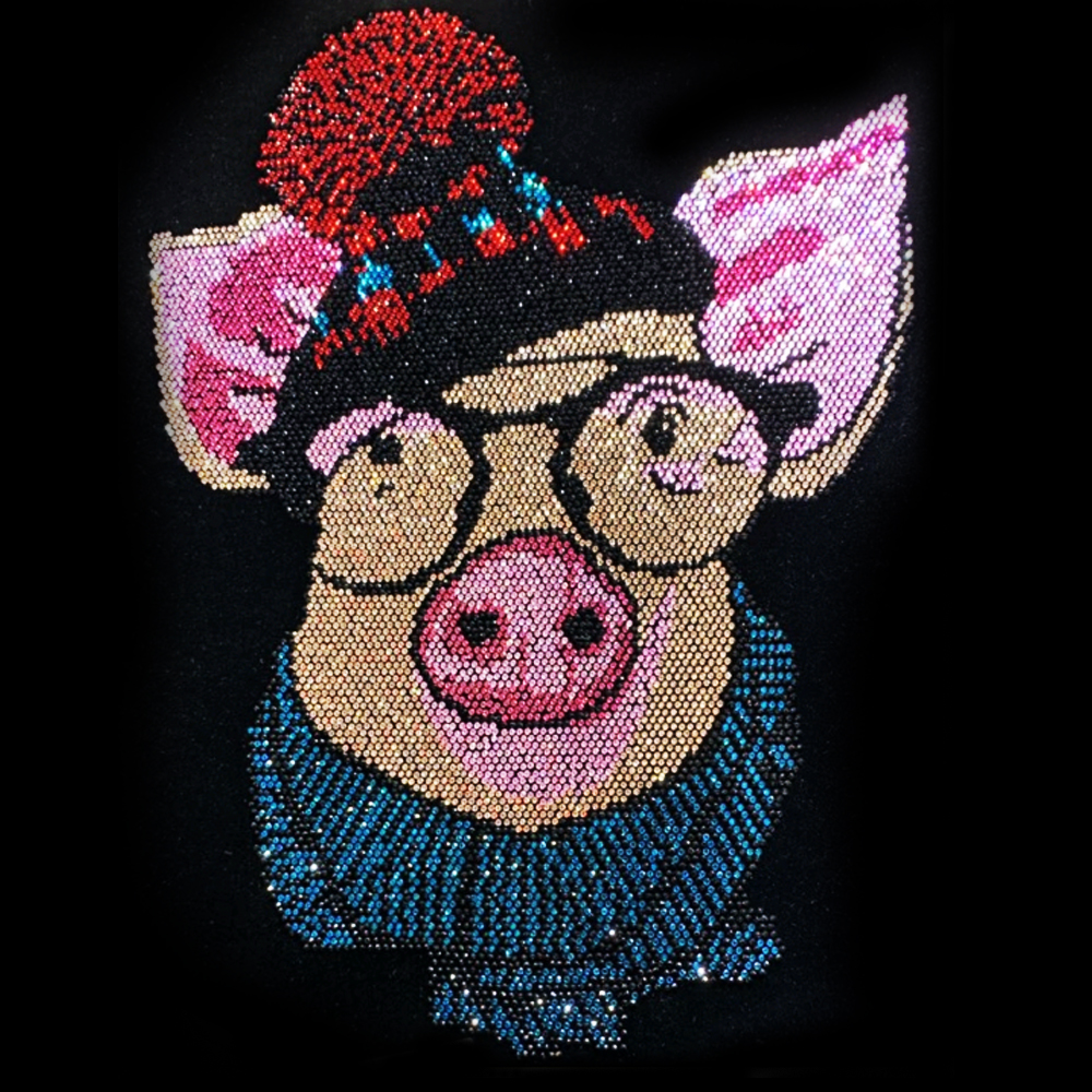 Термоаппликация из страз Поросенок в шапке 33*26см бежевый, розовый, синий, красный, черный, шт. Аппликации клеевые Рисунки из страз