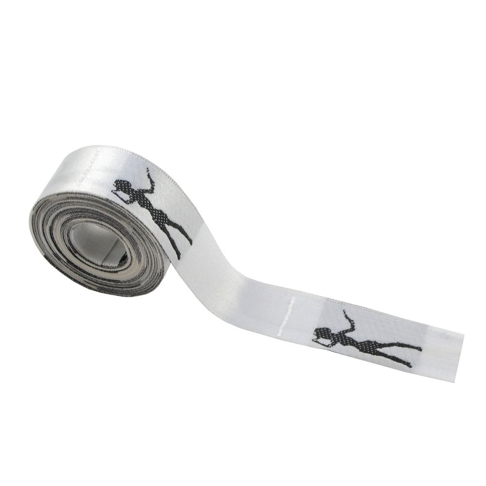 Этикетка тканевая вышитая Девочка ковбой 1,5см бело-черн. 100м. Вышивка / этикетка тканевая