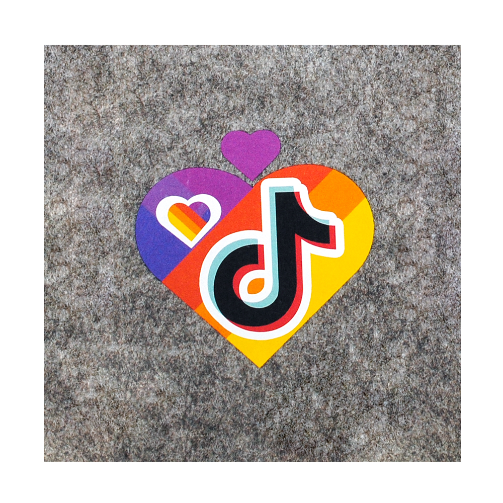Термоаппликация №10-2 TikTok (двойное сердце с нотой) 8,5*8,5см, шт. Термопереводки Детские