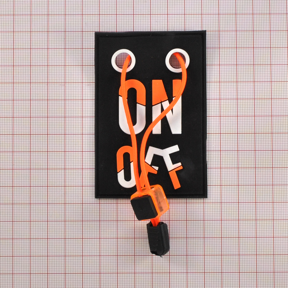 Лейба резиновая ON OFF, 6,3*9,5см, белый, черный, оранжевый, оранжевый шнурок, шт. Лейба Резина