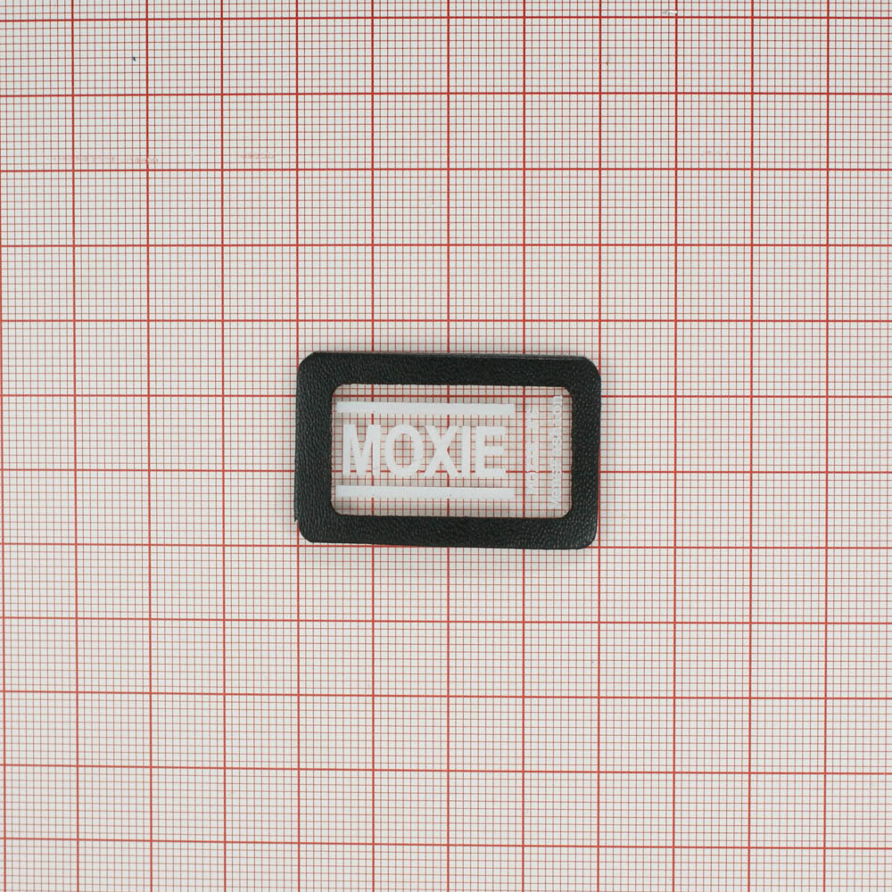 Лейба рез. Moxie 25*40мм прозрачн., черн., белый текст. Лейба Резина