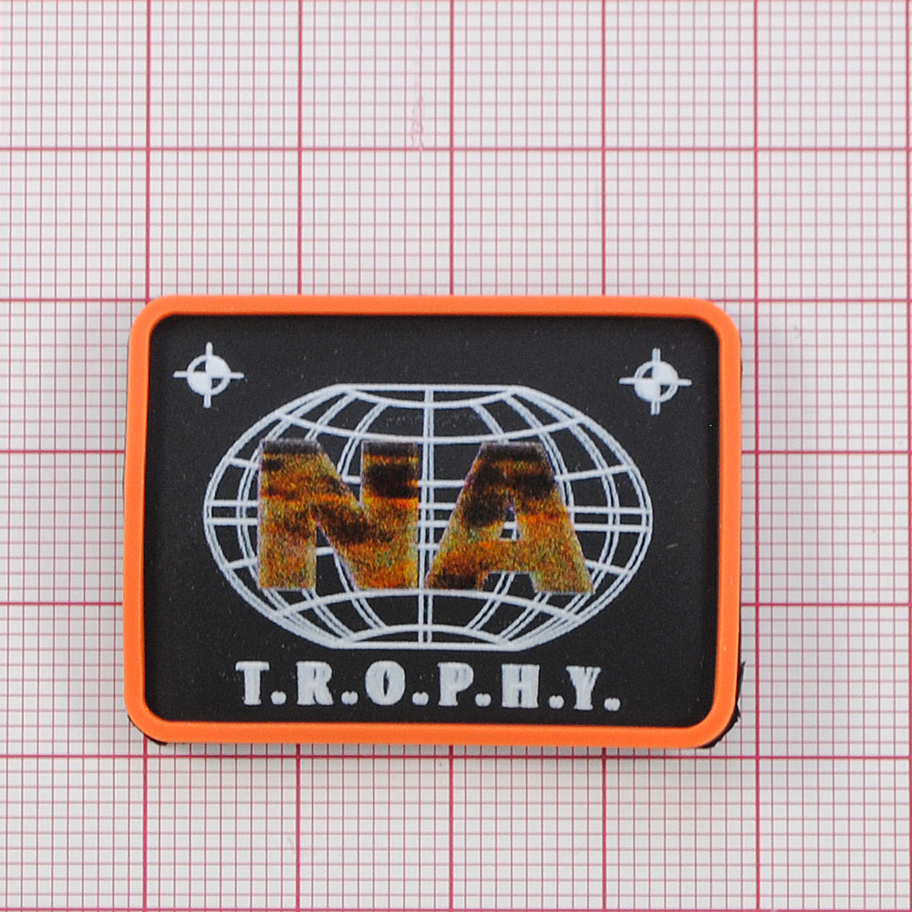 Лейба рез NA T.R.O.P.H.Y.  4*3см, чёрн., оранж., бел., шт. Лейба Резина