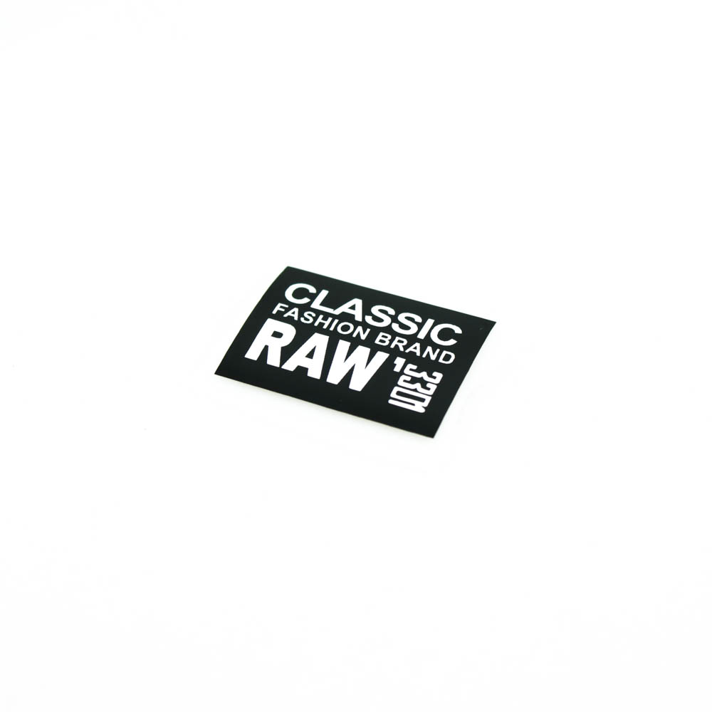 Термоаппликация резиновая CLASSIC RAW черная прямоугольная 33*25мм белый текст, шт. Термопереводки Резиновые, Термопленка