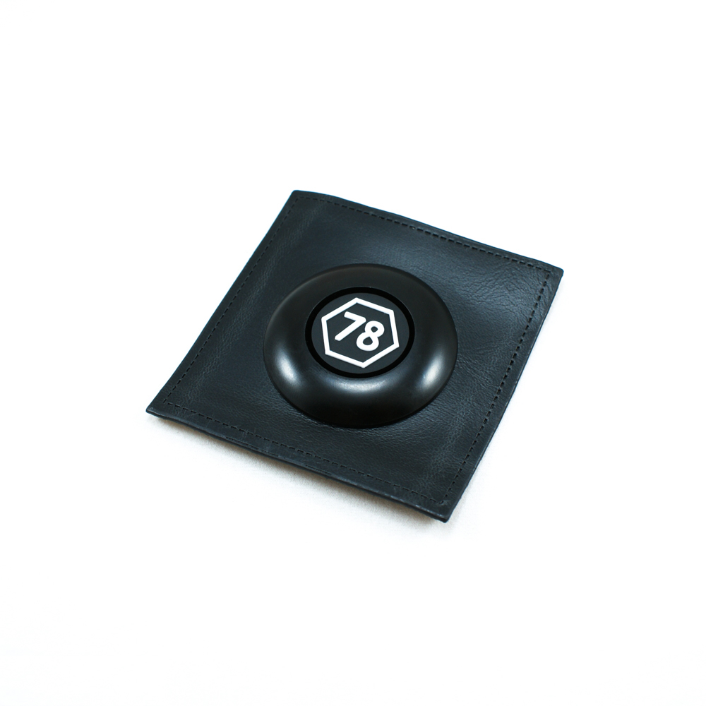 Лейба п/у и металл 78 7*7см черный, белый. Лейба Кожзам