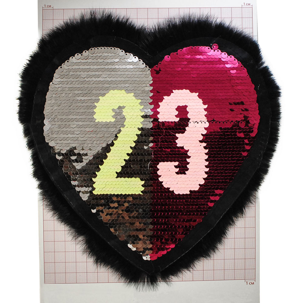 Аппликация пришивная пайетки двусторонняя Сердце 23 с мехом 24*24см серебро, красный, желтый, розовый, черный мех, шт. Аппликации Пришивные Мех Флок