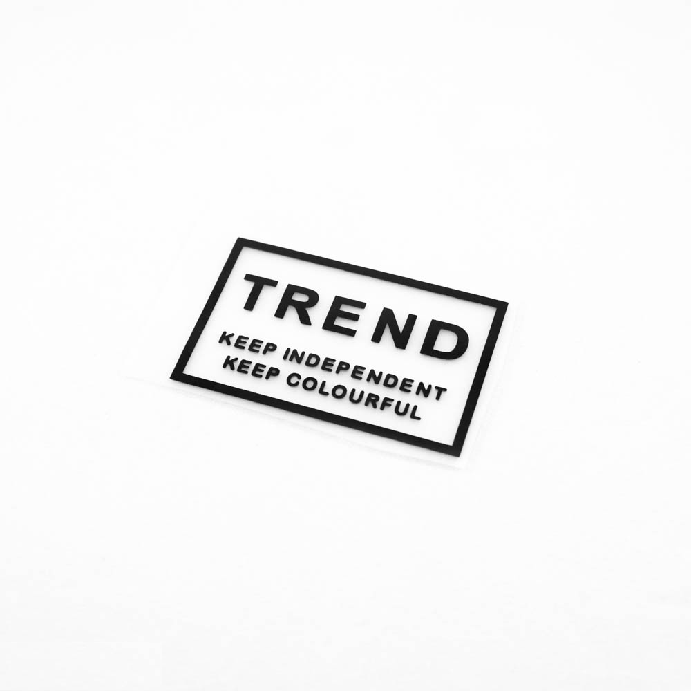 Термоаппликация резиновая TREND прямоугольная белая, черный лого 56*36мм, шт. Термопереводки Резиновые, Термопленка