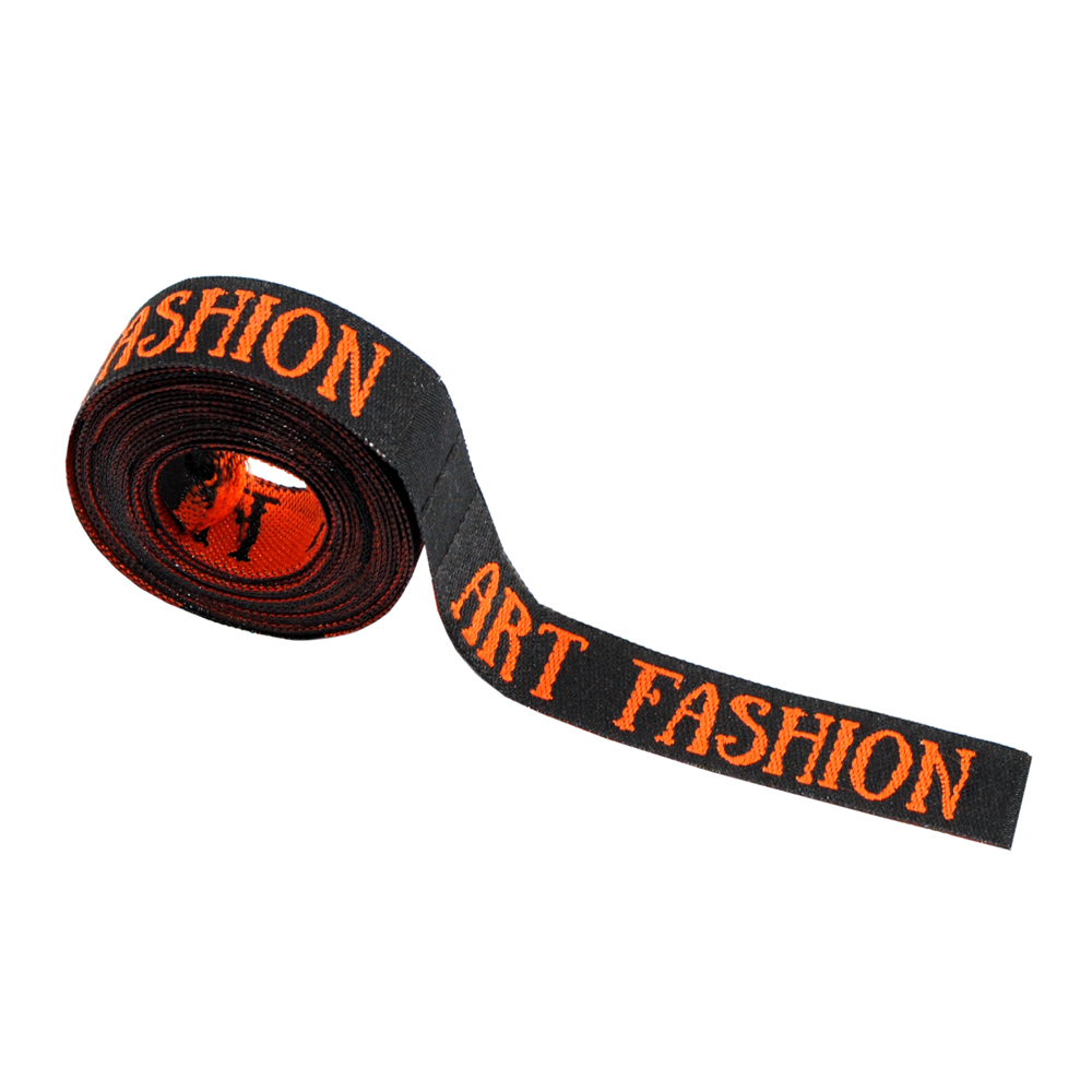 Этикетка тканевая вышитая  Art Fashion №2, 1,2см, черная, красный лого. Вышивка / этикетка тканевая
