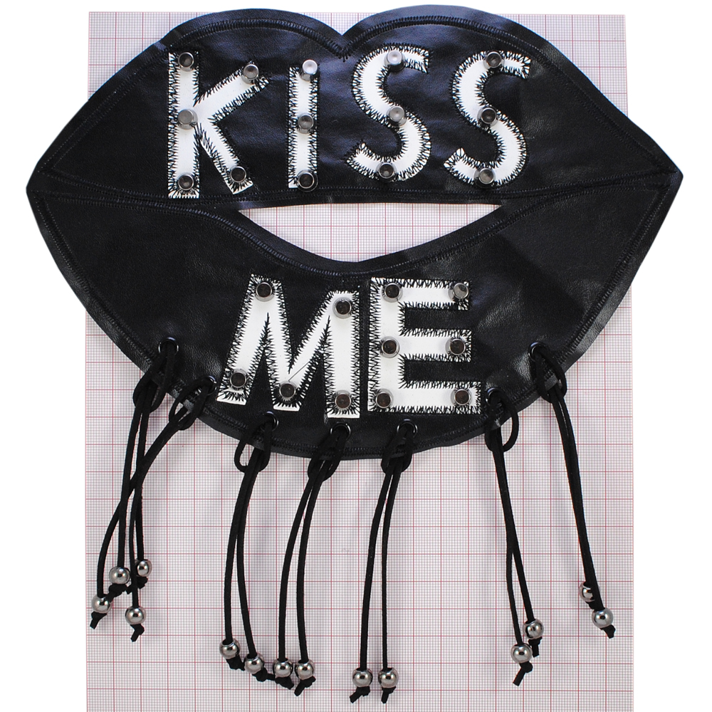 Аппликация кожзам пришивная Губы с подвесками 23*25см, черный, белый,  black nikel, шт. Нашивка Кожзам