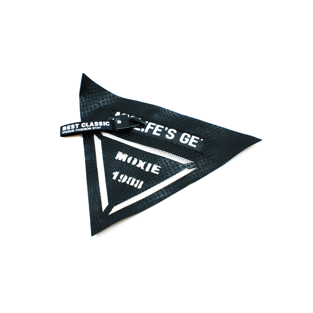 Аппликация пришивная кожзам BETTER.MY карман треугольный, змейка 14*11см черный, белый, шт. Нашивка Кожзам