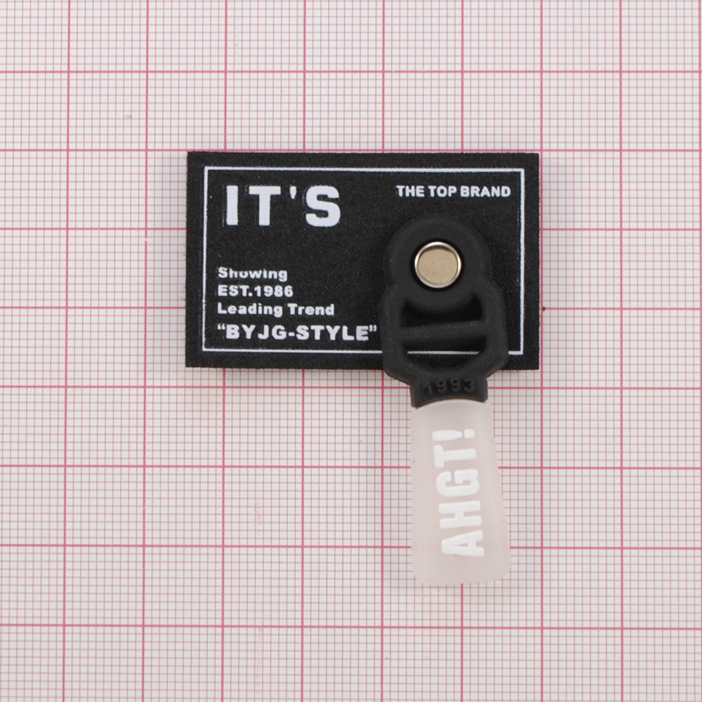 Лейба ткань It`s, с подвеской, 4,5*2,7см, черн., белый, шт. Лейба Ткань