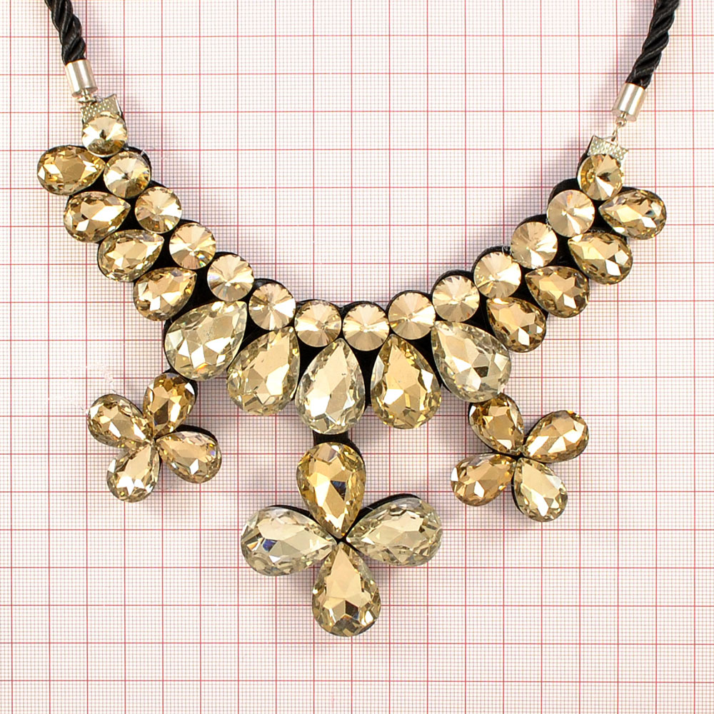 Воротник 3 клевера украшение из страз топаз, на застежке, шт. Воротники