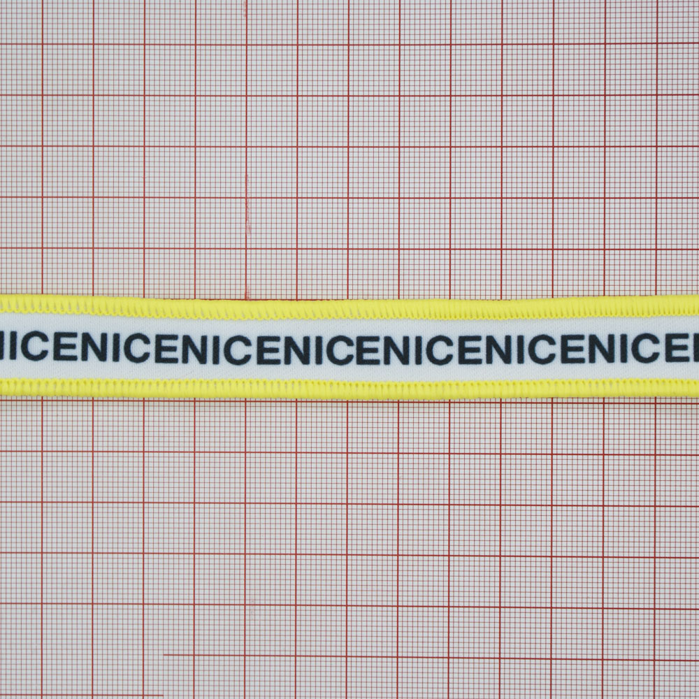 Нашивка тканевая NICE лента 26,5*1,8см белая, черный, желтый оверлок, шт. Нашивка Вышивка, Ткань