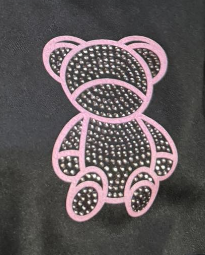 Аппликация композит Мишка, 5,3*7,4см, флуоресцент DTF, стразы SS6 фиолетовый 32588, шт. Аппликация композит