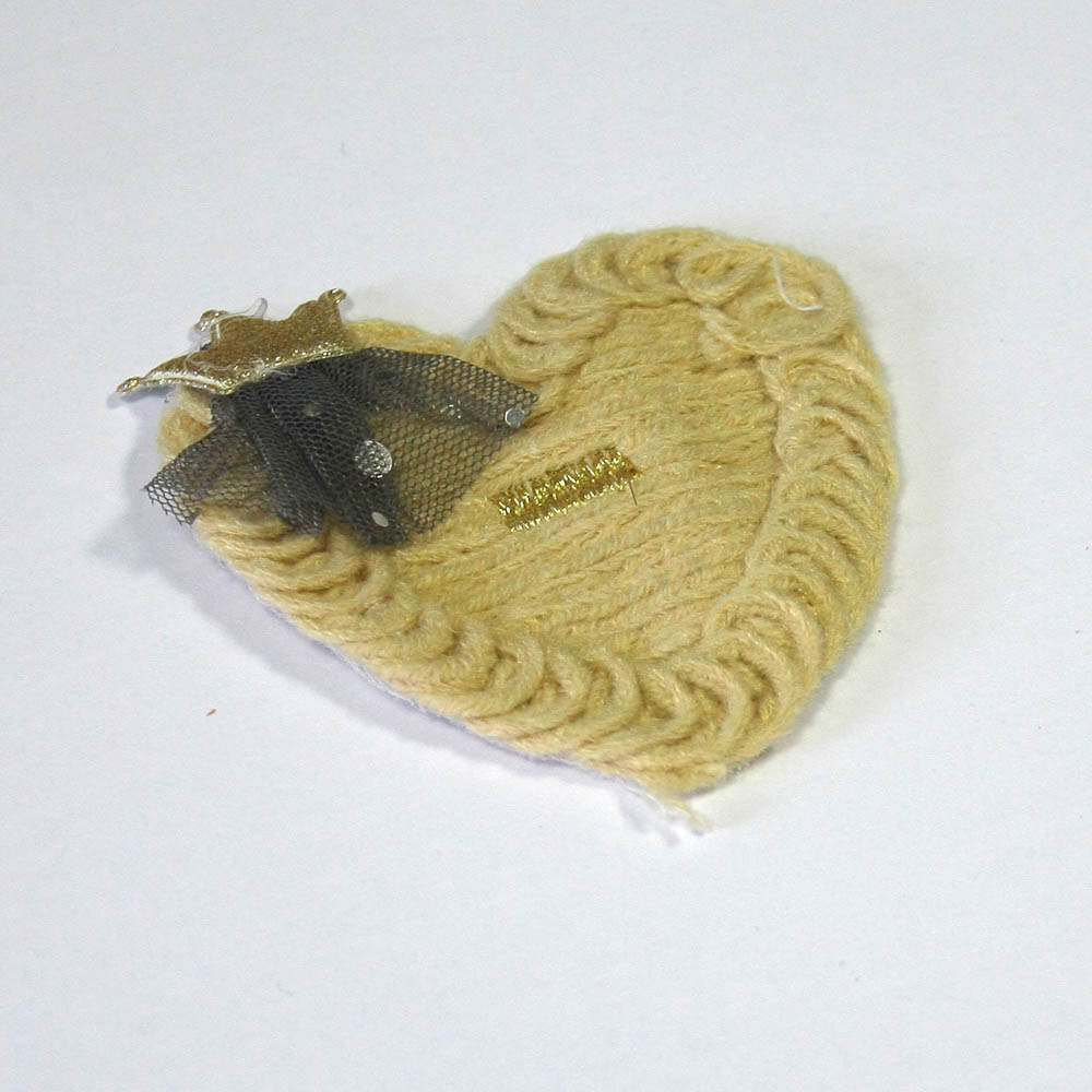 Аппликация вязаная пришивная Сердце Корона 7,5*7,5см бежевая, серая, золотой люрекс, корона золотой глиттер, шт. Аппликации Пришивные Кружевные Вязаные